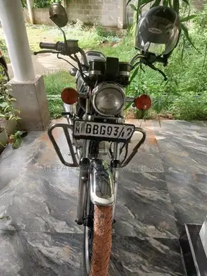 Suzuki GN 125 2012