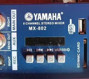 Yamaha MX 802 Mixer 4 Speaker Set