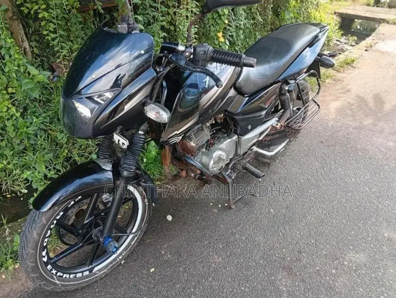 Bajaj Pulsar 150 pulser 2014