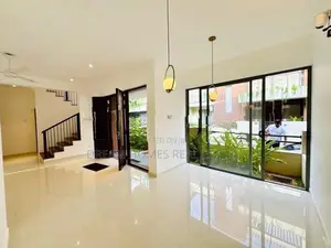 Prime Clover Luxury House Thalawathugoda