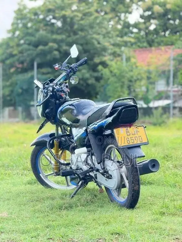 Bajaj CT100 2023