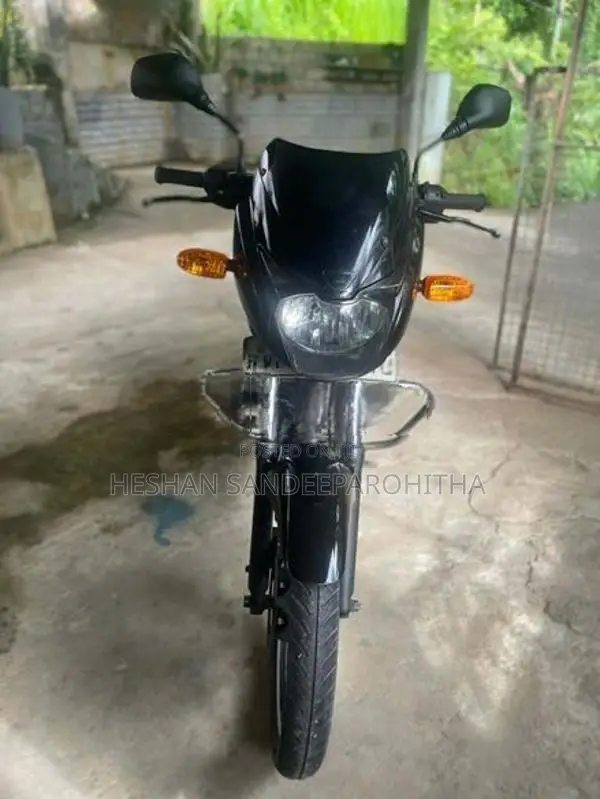 Bajaj Pulsar 150 2005