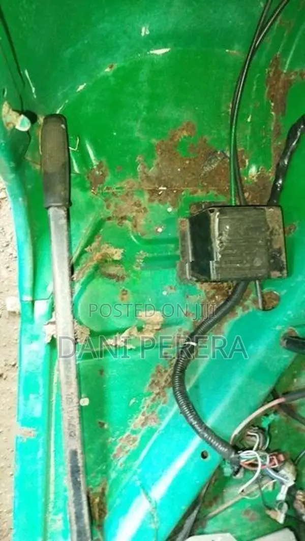 Bajaj RE 4S 2011