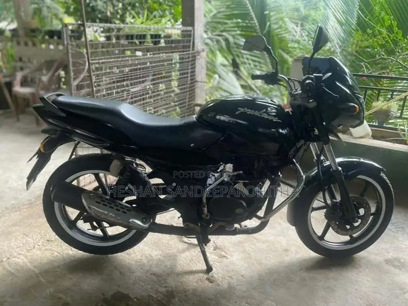 Bajaj Pulsar 150 2005