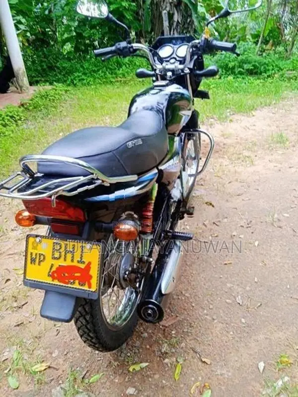 Bajaj CT100 2019