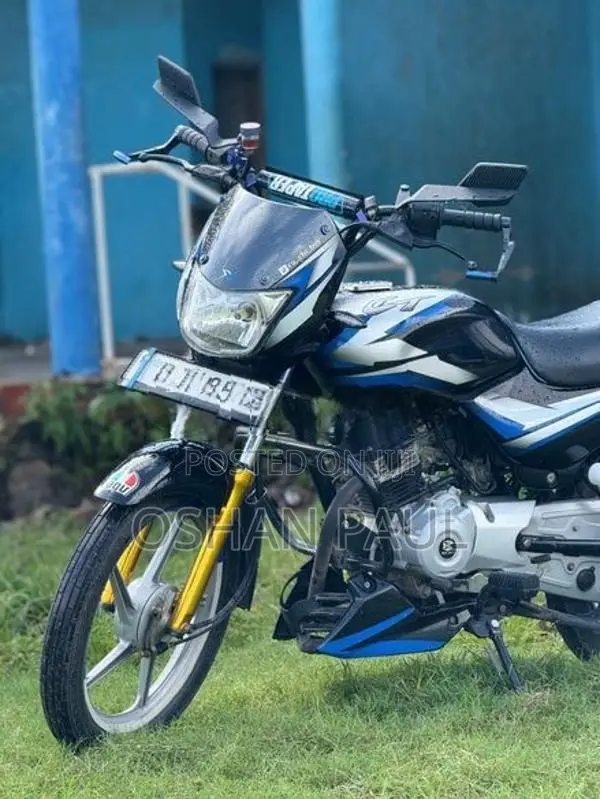 Bajaj CT100 2023