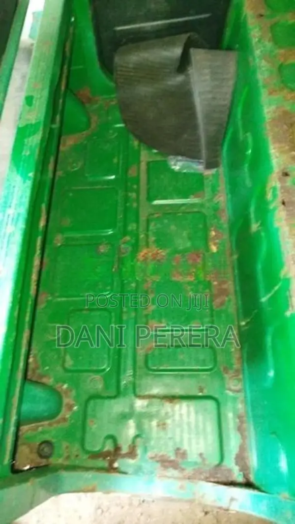 Bajaj RE 4S 2011