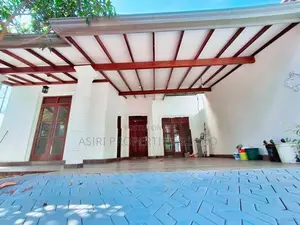 Almost New House for Sale in Piliyandala Kesbewa