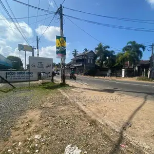 වාද්දූව නගරයෙන් ඉඩම සමඟ දෙමහල් ගොඩනැගිල්ලක්