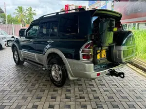 Mitsubishi Pajero Diesel GLS 2001
