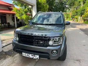 Land Rover Discovery SD V6 UK 2014