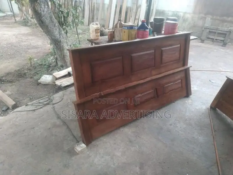 Teak Bed 6' x 5'