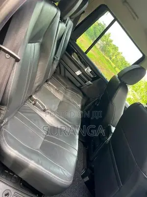 Land Rover Discovery SD V6 UK 2014