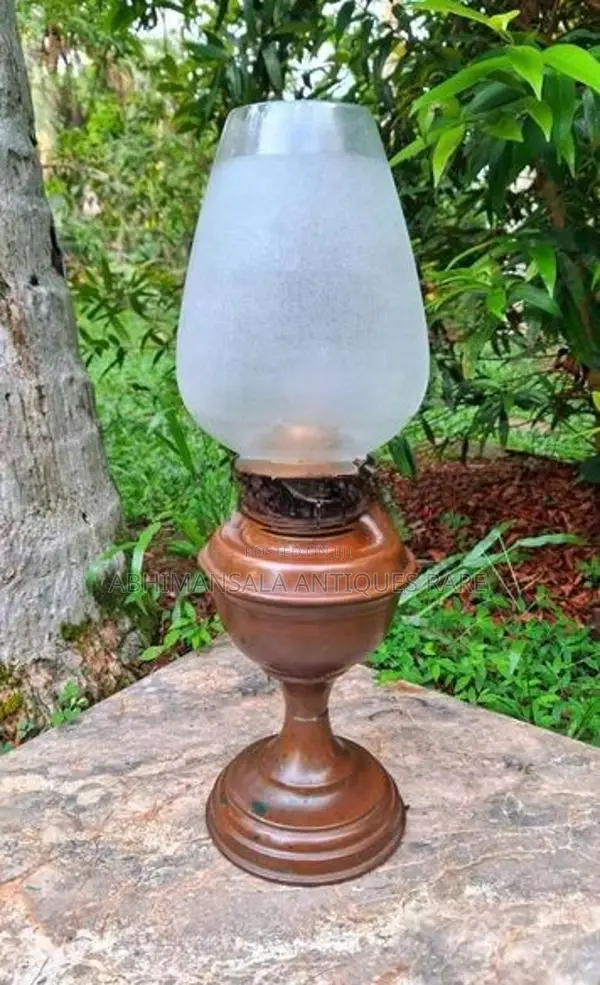 පැරණි පිත්තල චිමිනි ලාම්පු