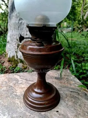 පැරණි පිත්තල චිමිනි ලාම්පු
