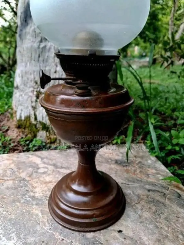 පැරණි පිත්තල චිමිනි ලාම්පු