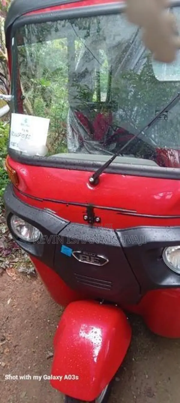 Bajaj RE 2025