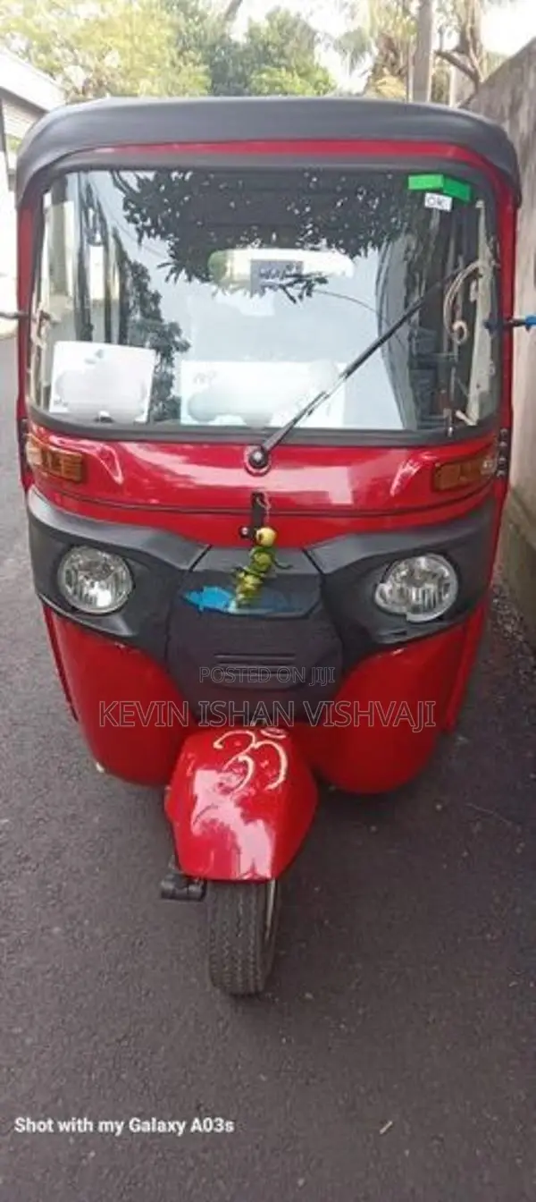 Bajaj RE 2025