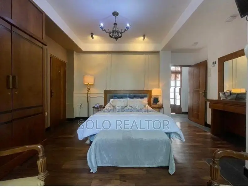 Luxury House For Sale in Colombo 7
