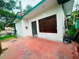 ( IS-1042) Valuable Single Storey House Sale in Homagama