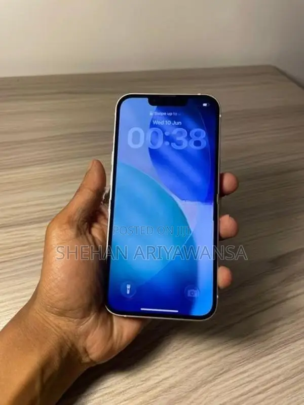 Apple iPhone 13 (Used)