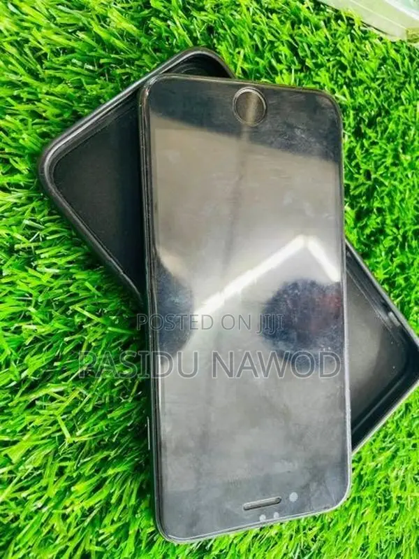Apple iPhone 7 (Used)