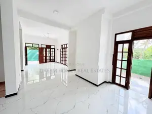 Luxury Two-Storey House for Sale – Kadawatha (Near Mavaramanadiya Town