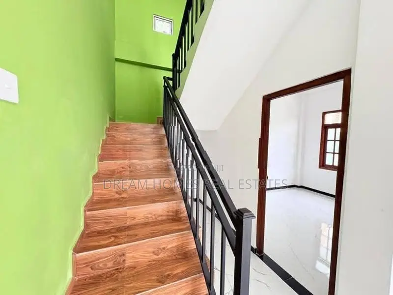 Luxury Two-Storey House for Sale – Kadawatha (Near Mavaramanadiya Town
