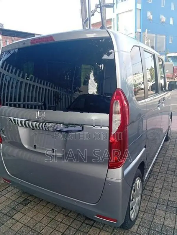 Honda N-Box X 2024