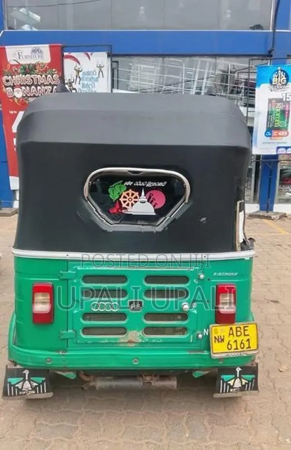 Bajaj RE 2015