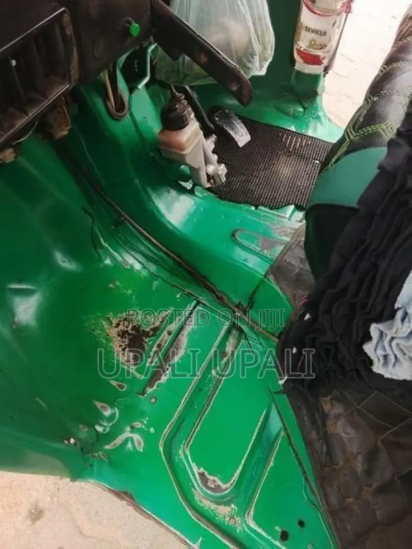 Bajaj RE 2015