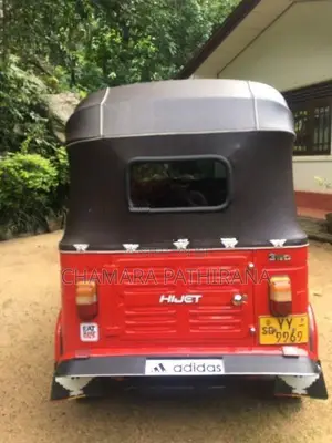 Bajaj RE 2012