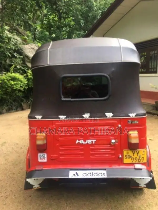 Bajaj RE 2012