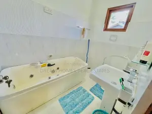 Spacious Two-Unit Luxury House for Sale – Kiribathgoda