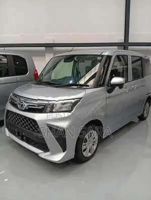 Toyota Roomy X 2023