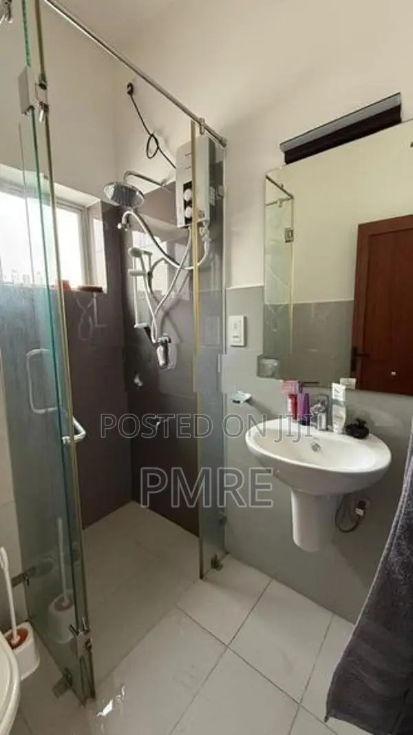 Apartment for Rent in Ariyana Resort - Athurugiriya