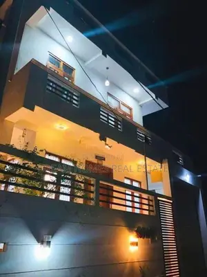 4 Bed House Kesbewa-Walking Distance to Colombo Rd