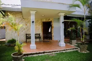4BR Luxury House for Sale in Wattala (HS4636)