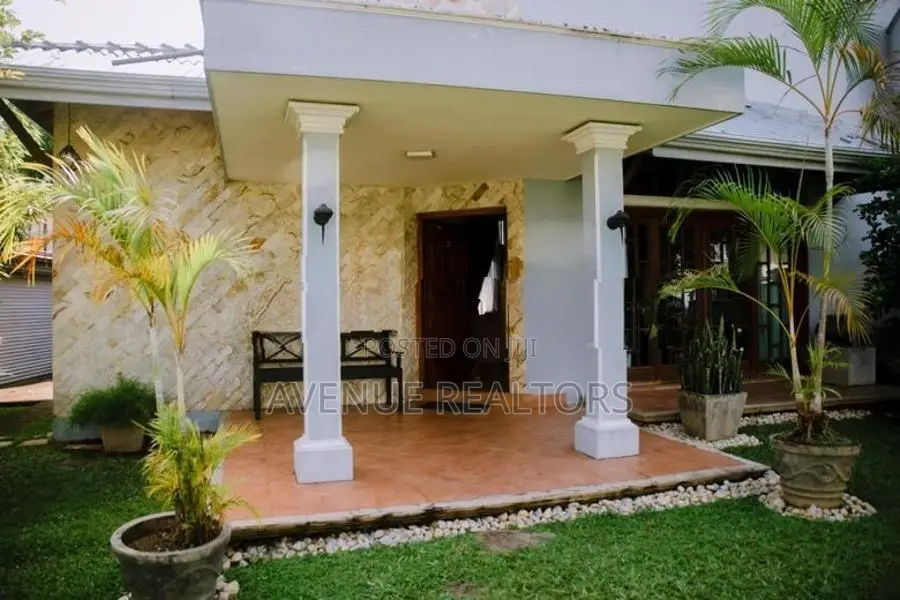 4BR Luxury House for Sale in Wattala (HS4636)