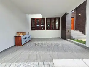 Battaramulla Super Luxury Two Story House for Sale