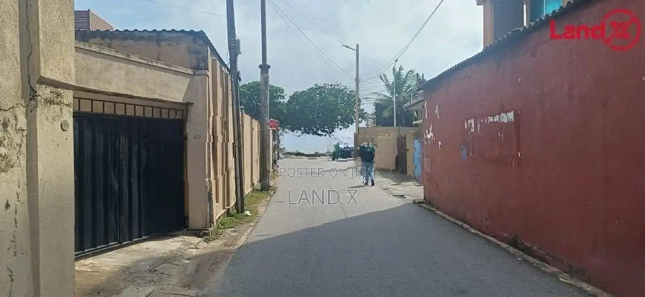 Prime Land for Sale in Wellawatte – (LX003)