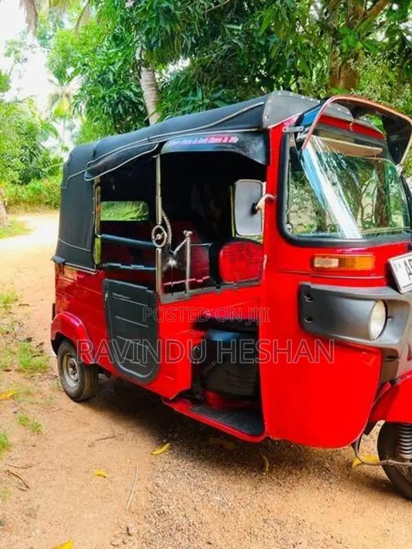Bajaj RE 2016