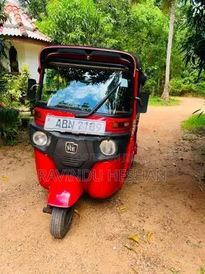 Bajaj RE 2016