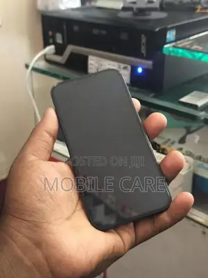 Apple iPhone 13 (Used)