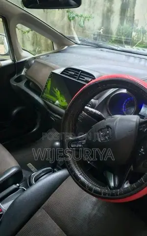 Honda Fit Shuttle Hybrid 2012