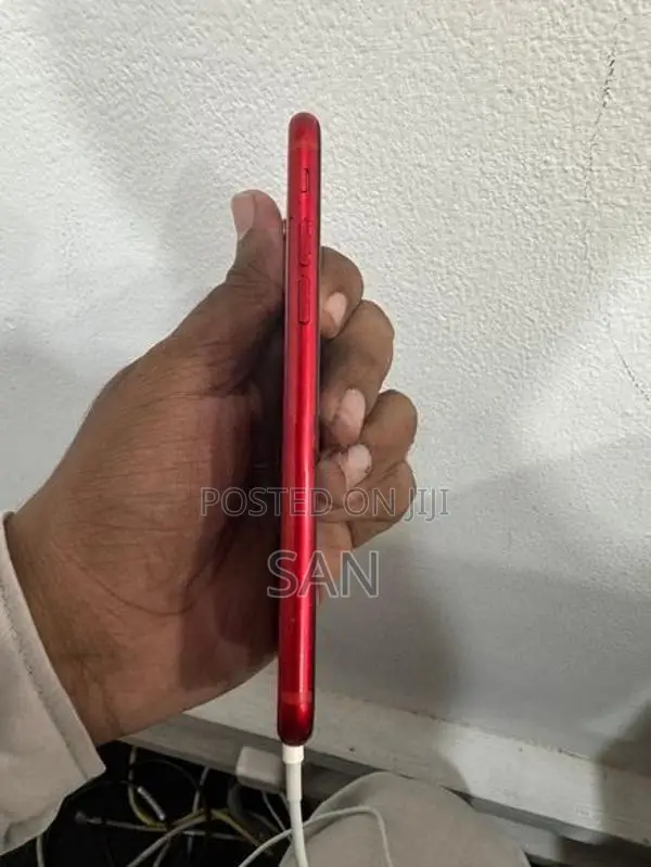 Apple iPhone 8 Red Edition (Used)