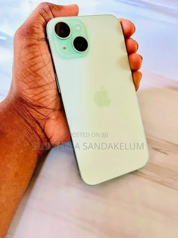Apple iPhone 15 Light Green 128GB (Used)