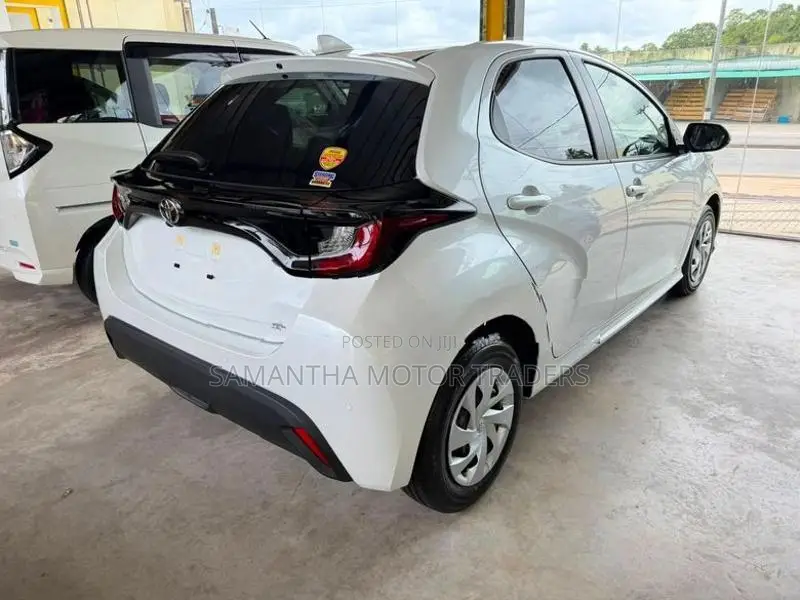 Toyota Yaris X Grade 2025