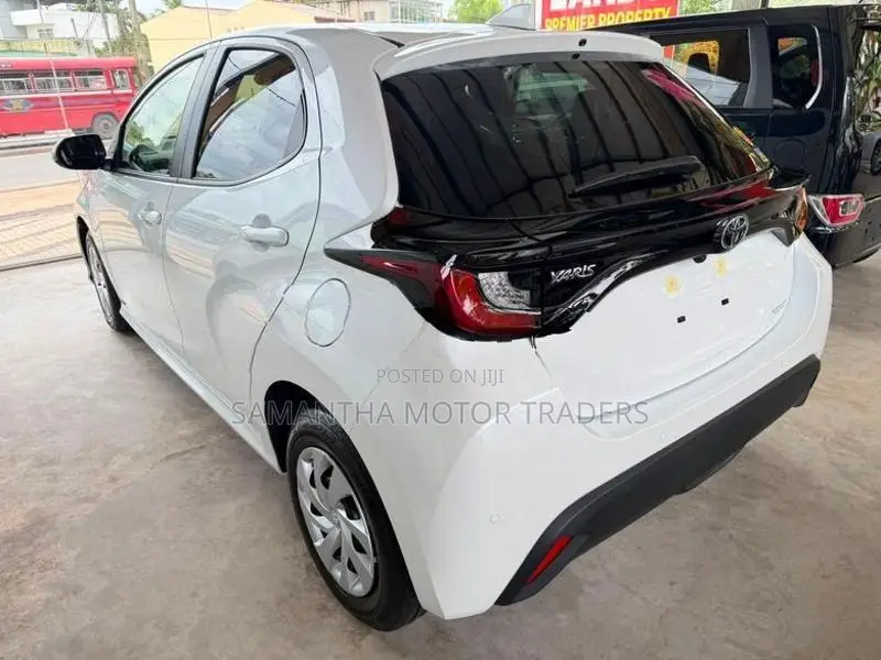 Toyota Yaris X Grade 2025