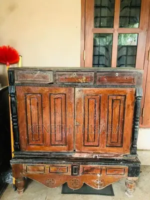 පැරනි අල්මාරි